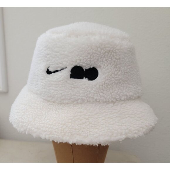 NAOMI OSAKA x NIKE White Fleece Bucket Hat Cap Sz M/L - Picture 1 of 6